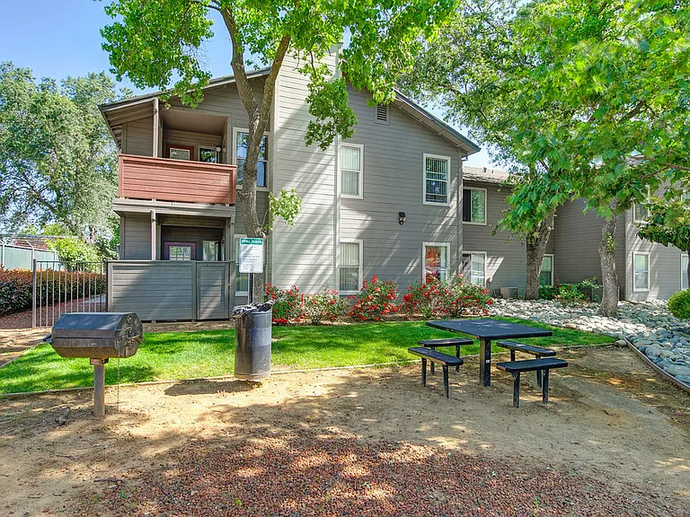 Autumn Woods Apartment Homes — Photo 3