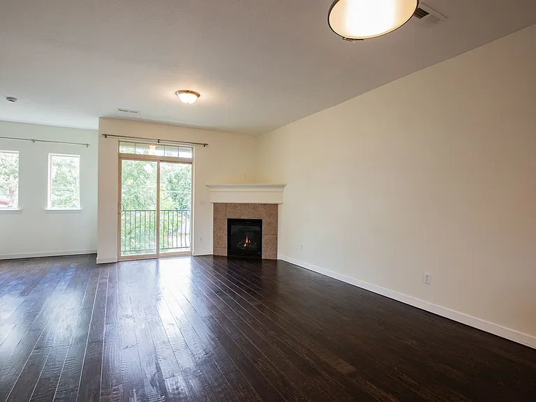 8450 NE Noelle Way — Photo 4
