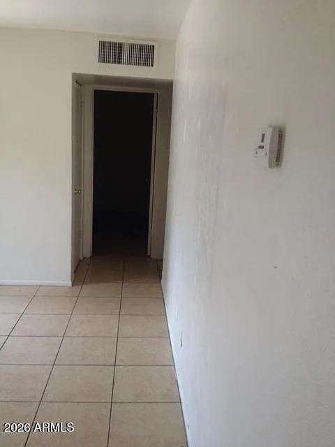 2 bed, 1.0 bath, 4512 sqft, $995 — Photo 4