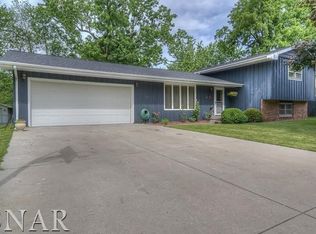 204 N McLean St, Hudson, IL