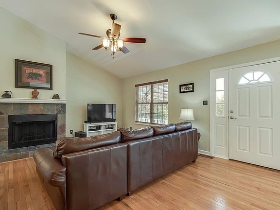 4th image of 206 Daksi Ln