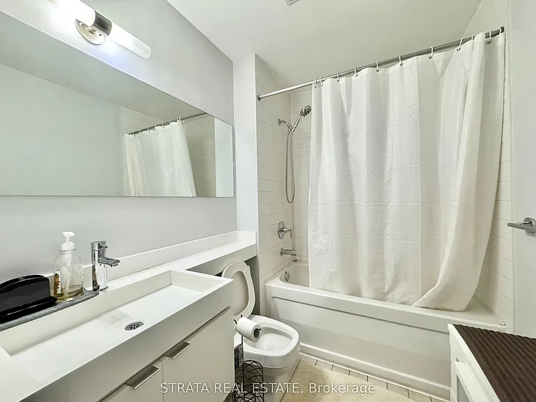 4K Spadina Ave #206 — Photo 10