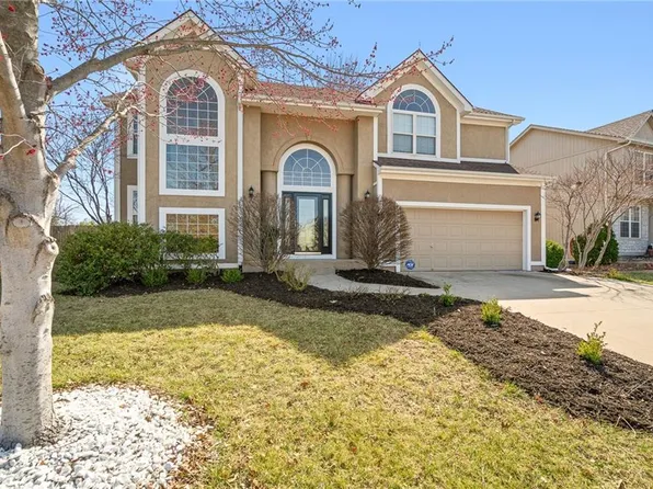 18341 W 157th St, Olathe, KS 66062