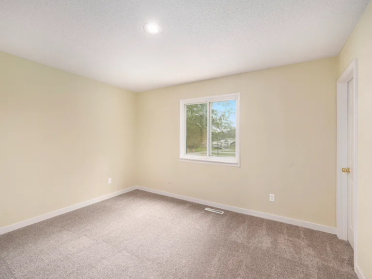 8207 Webster Ave #7 — Photo 5