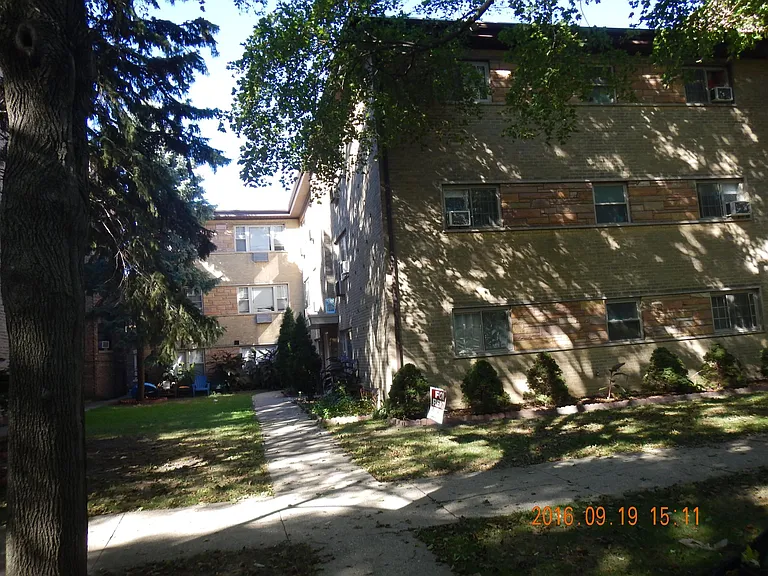 W Greenleaf Ave — Photo 1