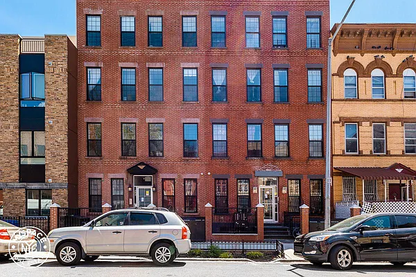 Rented by MySpaceNYC | media 35