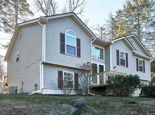 23 Dartmouth Dr, Rock Hill, NY 12775