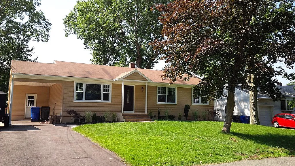 91 Coral Dr photo 1