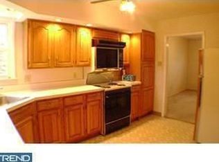 220 Stephen Dr, Cinnaminson, NJ 08077
