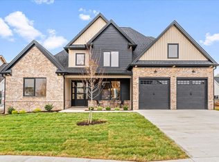 517 Saffron Ln, Versailles, KY