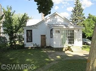 2nd image of 209 S Clay St