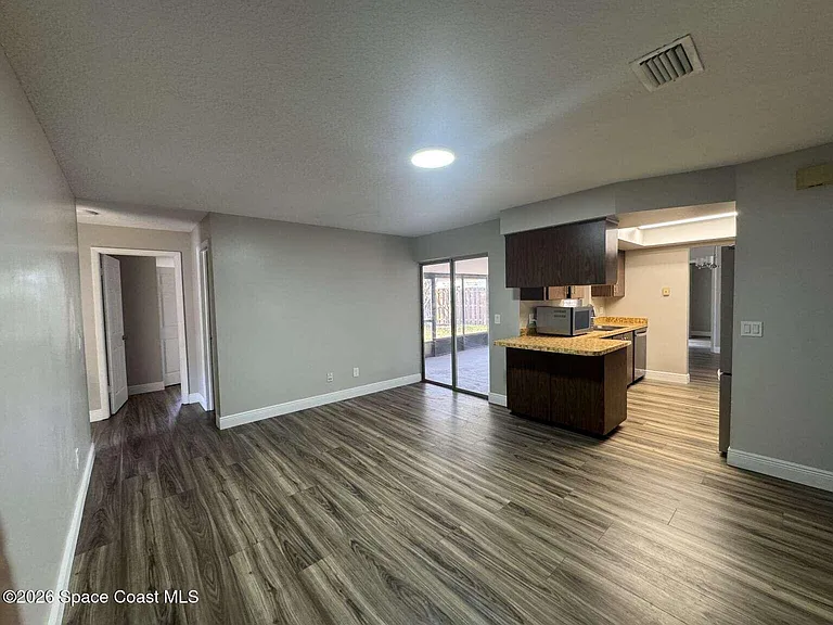 1583 White Cap Way — Photo 11