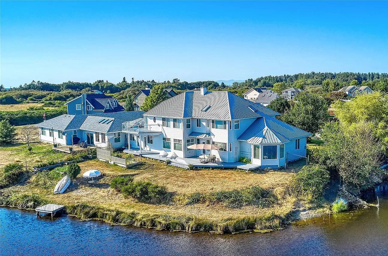1541 Ocean View Lane - Seasonal — Photo 1