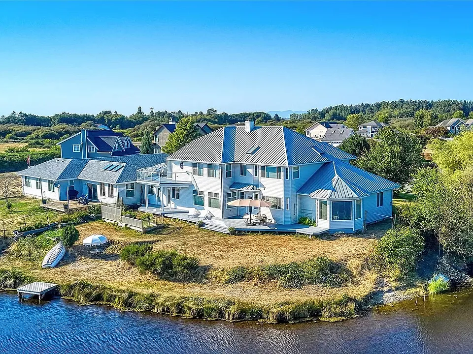 1541 Ocean View Ln