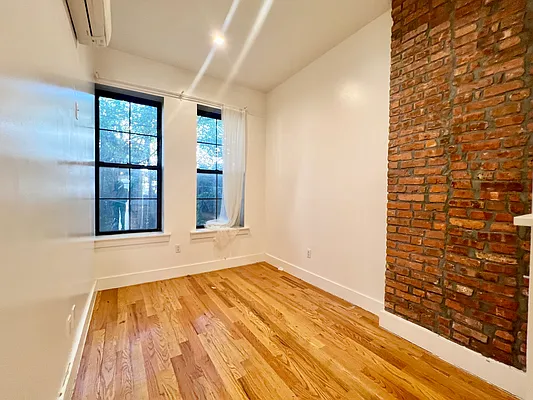 Rented by Hagstrom Management Inc | media 22