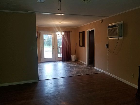 3rd image of 275 Mixon Ave