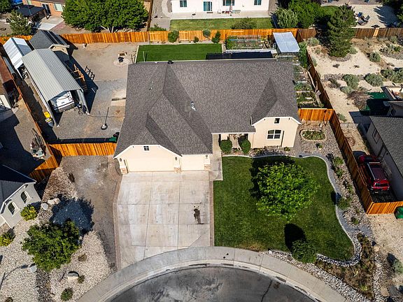 4th image of 30 Blossom Ct