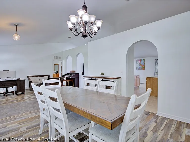 4710 Tarrega St — Photo 4