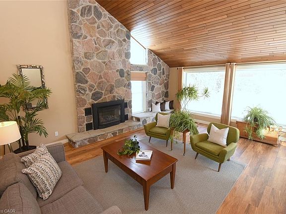 5th image of 2952 Powerline Rd W