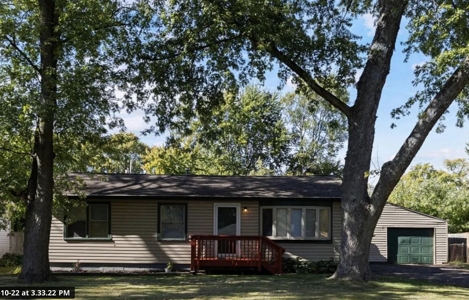 3 bed, 960 sqft, $1,760 — Photo 1