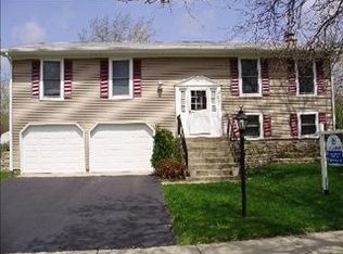 908 W Main St, Cary, IL 60013