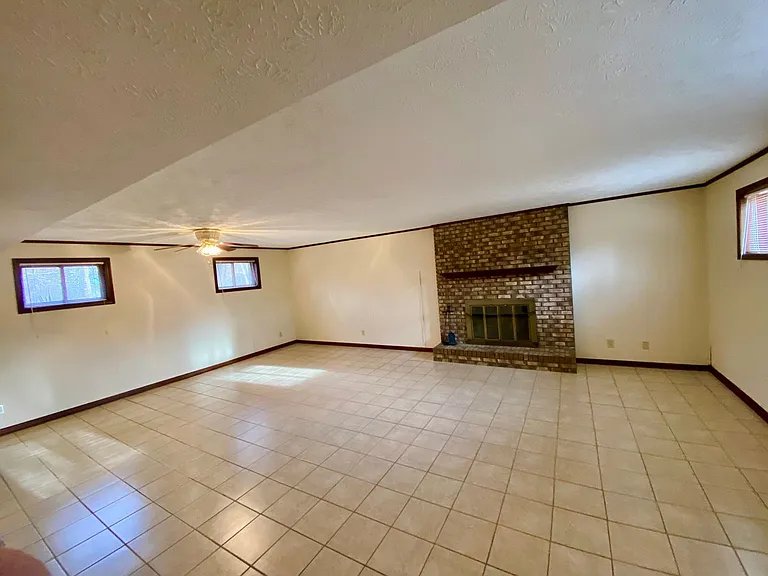 3925 Halehaven Dr — Photo 8