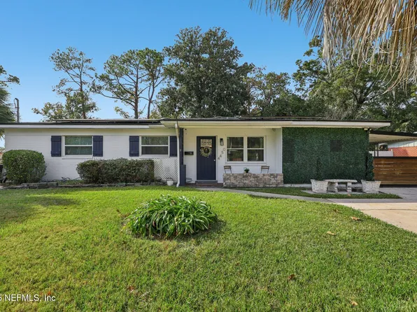 4450 REVELSTOKE Drive, Jacksonville, FL 32207