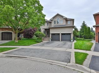 2275 Whitecliffe Way, Oakville, ON L6M 4W3