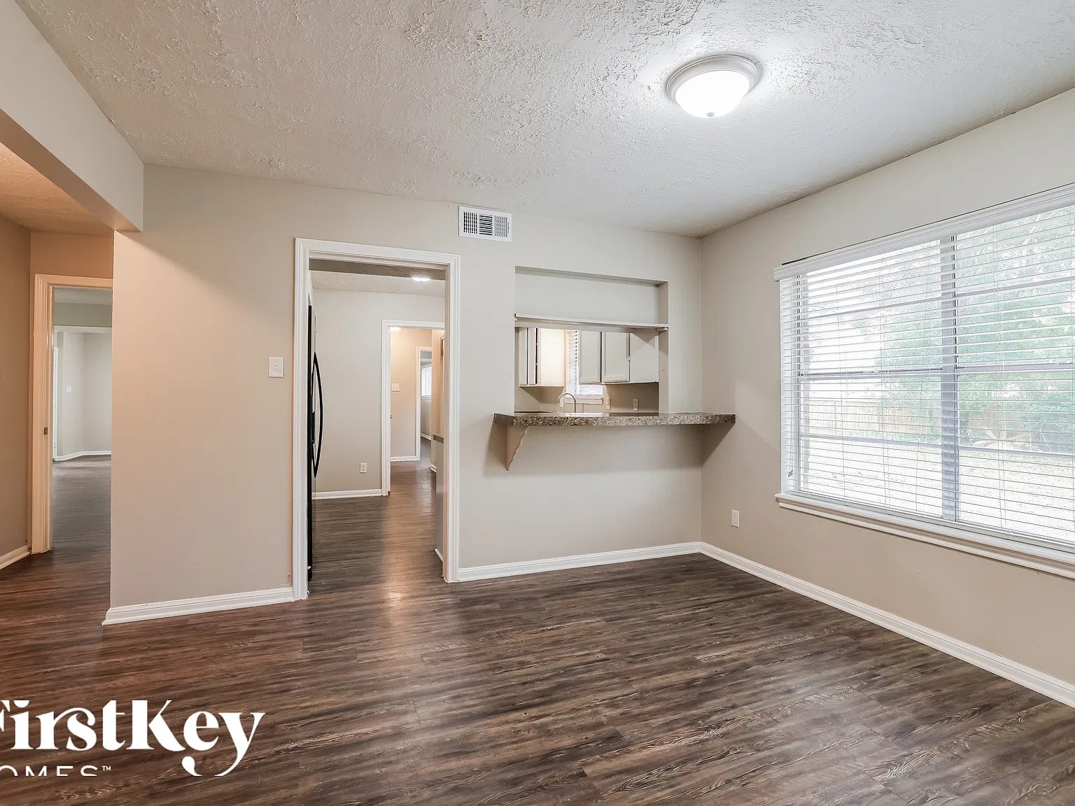 5 bed, 2.5 bath, 2920 sqft, $3,005 — Photo 4