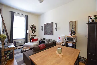 Rented by Street Realty Brokerage LLC