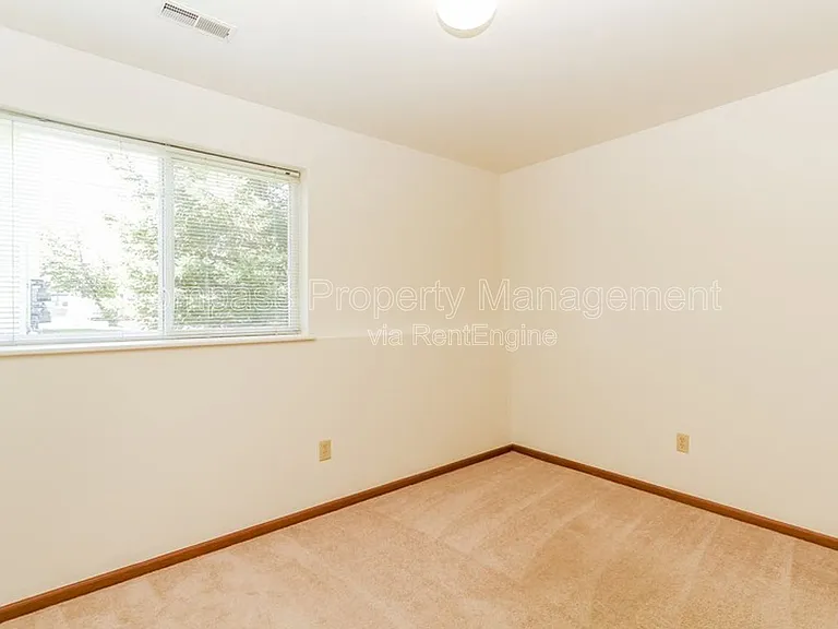 Hightree Townhomes — Photo 18