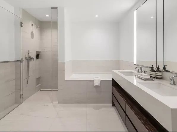 400 West 61st Street image 3 of 18