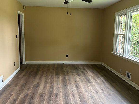 4th image of 4469 Meadow Dr