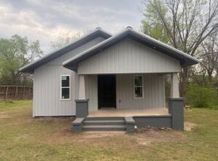 1307 W Taylor St, Clarksville, AR 72830
