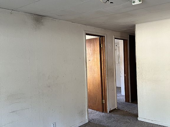 5th image of 1161 Curtin Rd