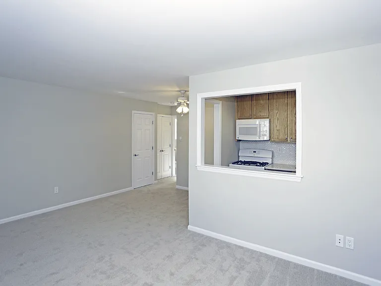 Saddle Brook Apartments — Photo 10