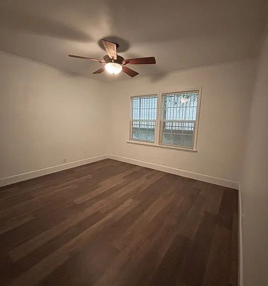 1638 Greenfield Ave — Photo 20