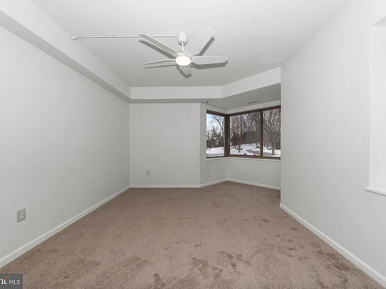 940 Astern Way #102A — Photo 5