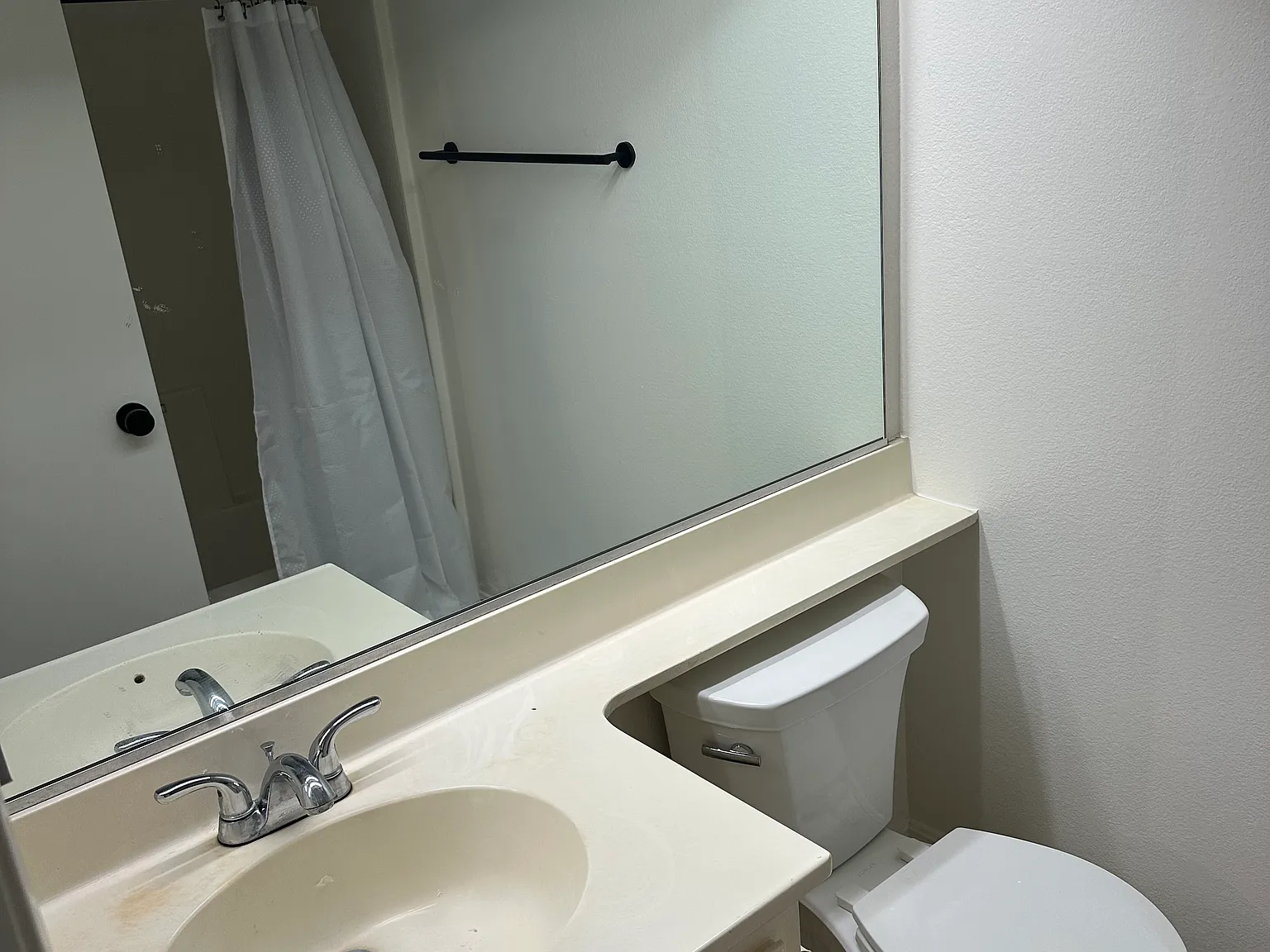 Studio, 410 sqft, $1,800 — Photo 4