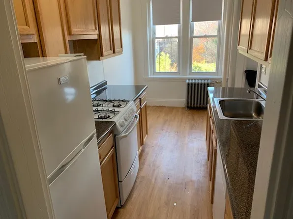 211 Park Dr APT 14, Boston, MA 02215