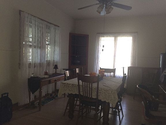 4th image of 607 N Walnut St
