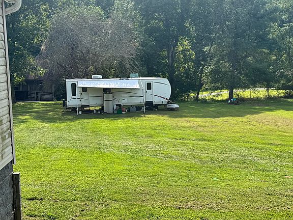 4th image of 1302 Stoney Fork Rd