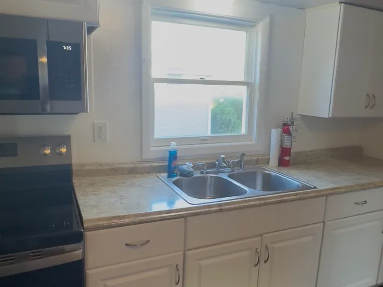 190 Niagara St #2 — Photo 2