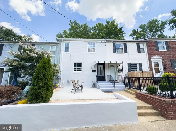 2957 Sycamore St, Alexandria, VA 22305