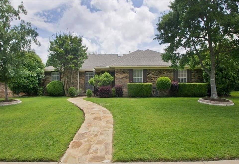 1st image of 2216 Teakwood Ln