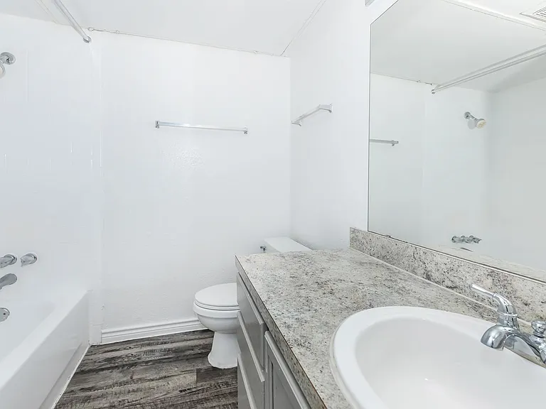 Bayou Park Apartments — Photo 100