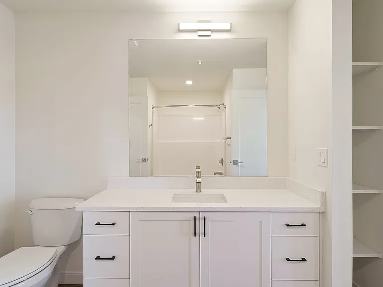 Bridgewater Apartments — Photo 58