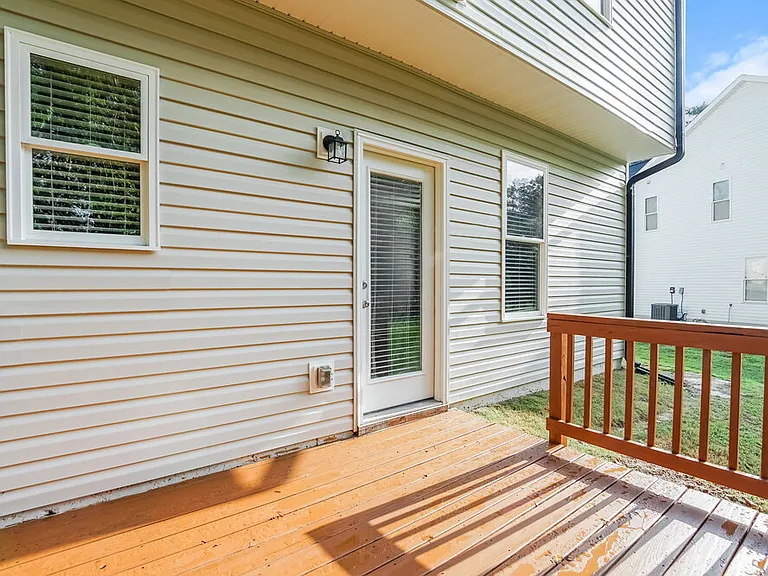 119 Oakdale Ave — Photo 17