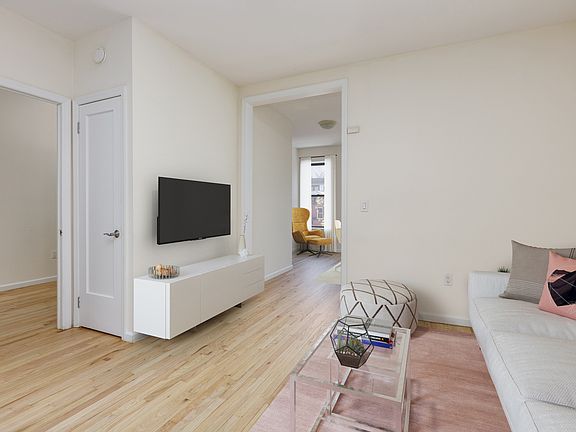 3rd image of 18 1st Ave APT 17
