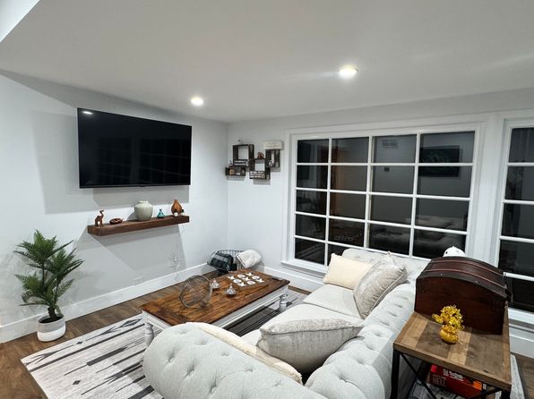 209 Shiny Mountain Rd